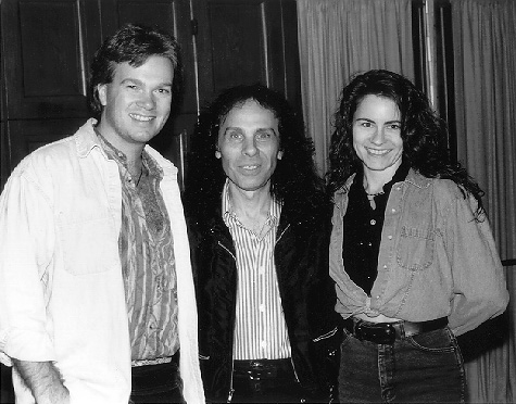 Jim
with his girlfriend Sue and Ronnie